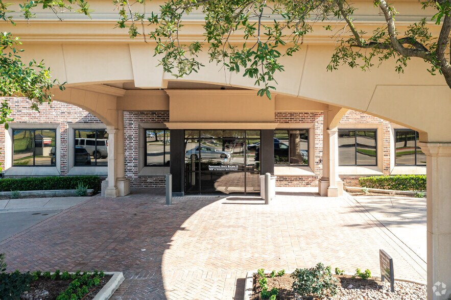 More Photos Of 5575-5757 Warren Pky, Frisco Unknown For Lease