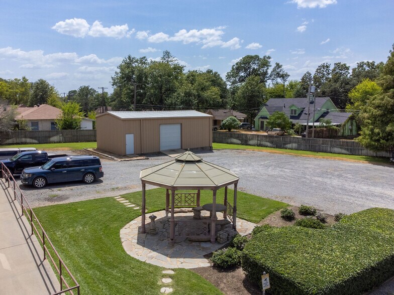 More Photos Of 611 S Mobberly Ave, Longview Flex For Sale