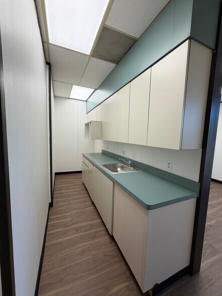 More Photos Of 1771 Upland Dr, Houston Unknown For Lease