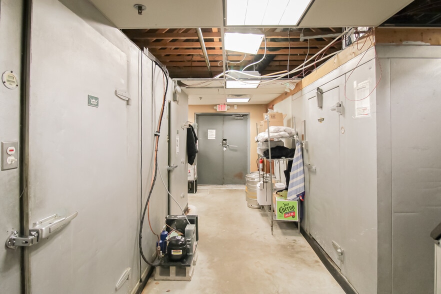 More Photos Of 2423 N Kossow Rd, Waukesha Restaurant For Lease