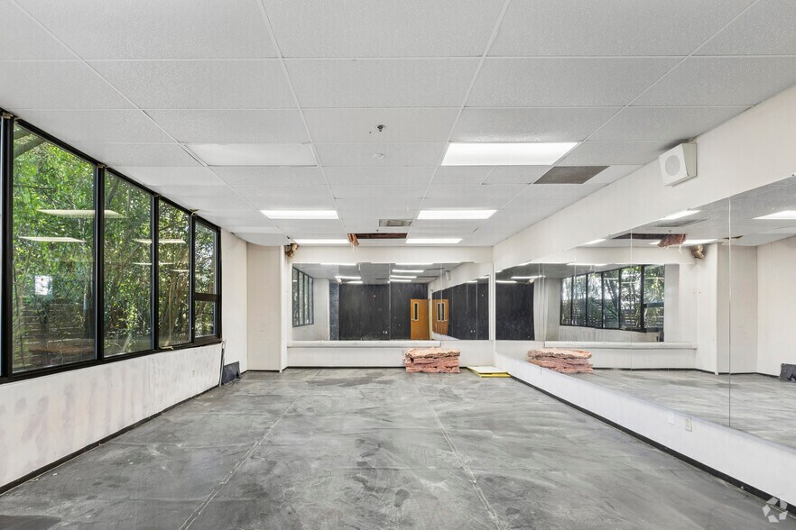 More Photos Of 3806 N Main St, Columbia Schools For Sale