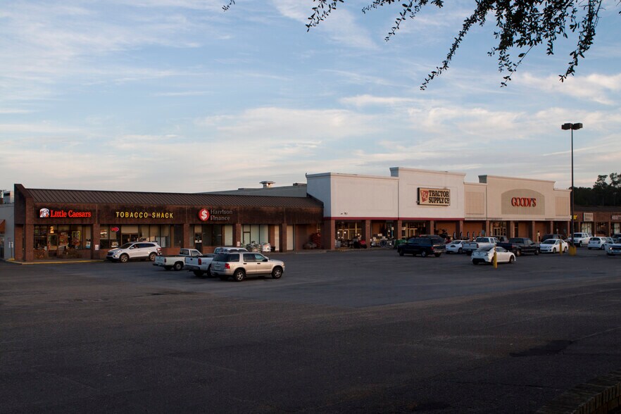 More Photos Of 12112-12130 Old 63 S, Lucedale General Retail For Lease