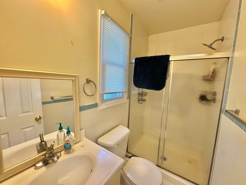 More Photos Of 329 Deer Park Rd, Dix Hills General Retail For Sale