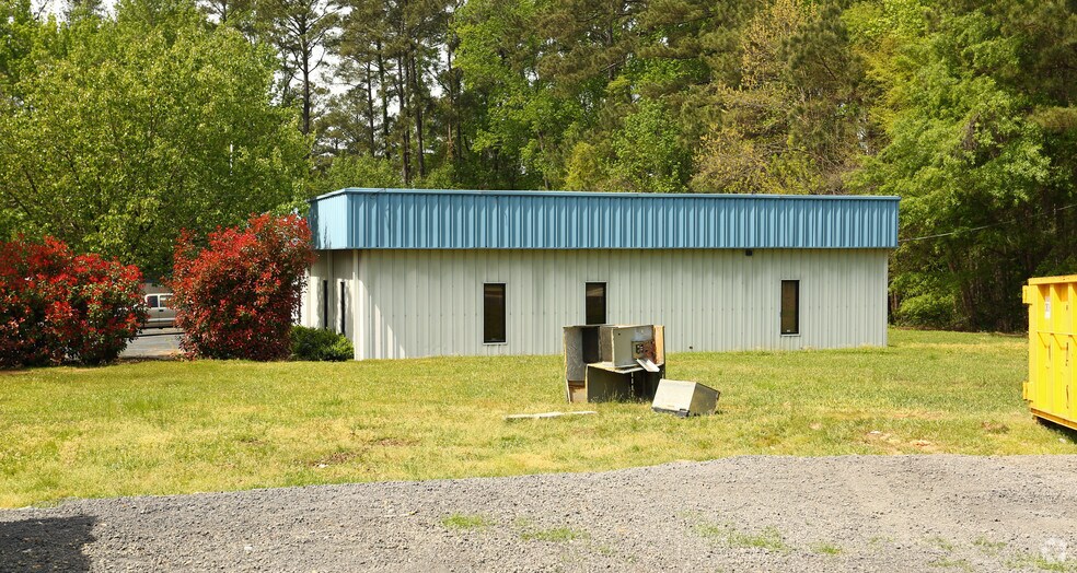 More Photos Of 120 Kaminer Way Pky, Columbia Light Distribution For Sale