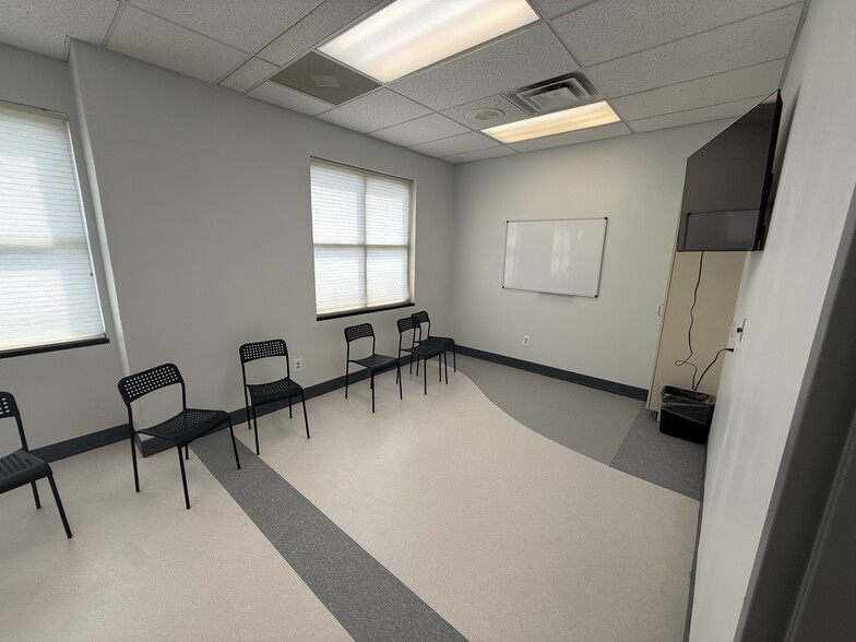 More Photos Of 4661 Sawmill Rd, Upper Arlington Medical For Lease