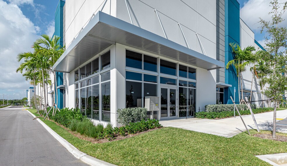 More Photos Of 1971-1991 N Powerline Rd, Pompano Beach Unknown For Lease