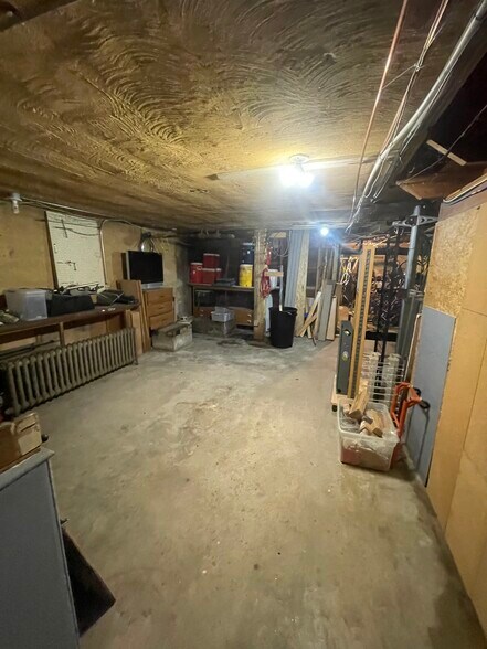 More Photos Of 513 S Main St, Moscow Storefront For Lease