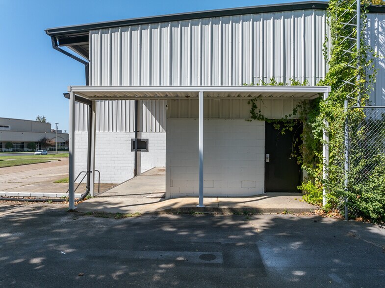 More Photos Of 100 N 11th St, Van Buren Warehouse For Sale