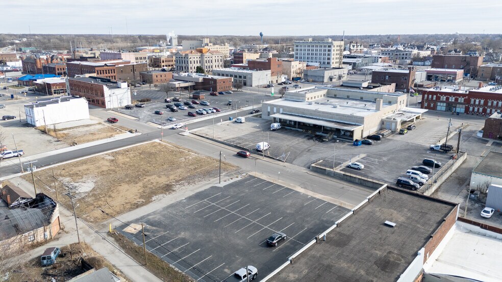 More Photos Of 222 W 2nd St, Marion Industrial For Lease