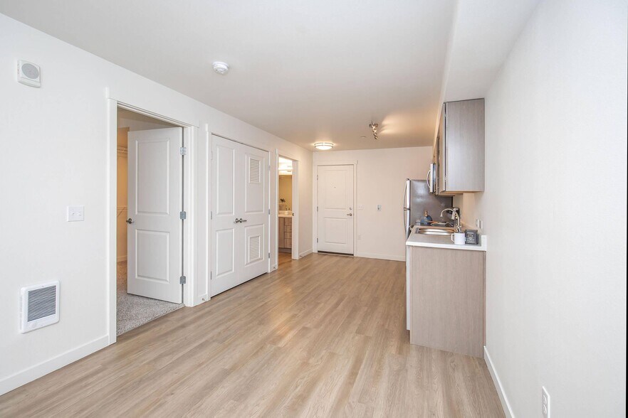 More Photos Of 15300 33rd Ave S, Seatac Apartments For Lease