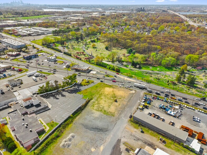 More Photos Of 7550 N Crescent Blvd, Pennsauken Land For Lease