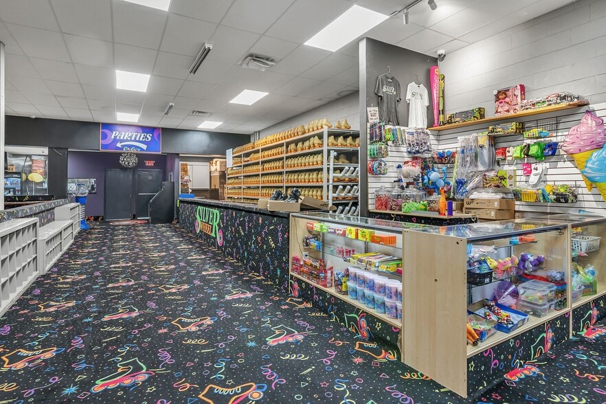 More Photos Of 7628 Corina Dr, Fort Worth Skating Rink For Sale