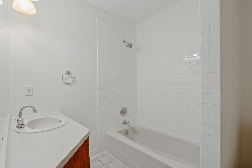More Photos Of 197 Kent St, Saint Paul Multifamily For Sale