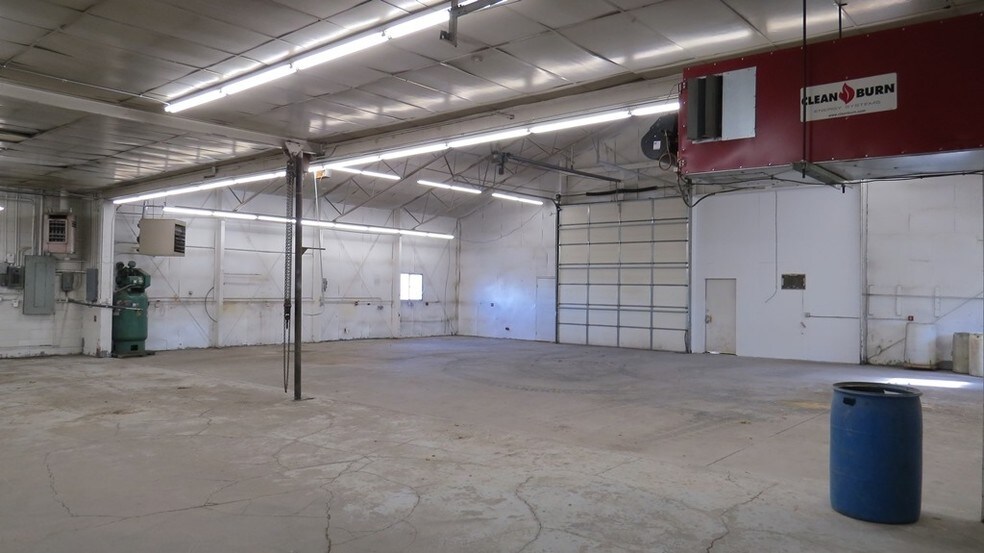More Photos Of 1720 Main St, Lander Warehouse For Lease
