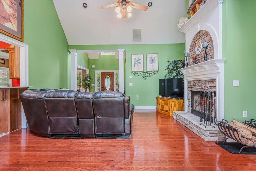More Photos Of 170 St Gabriel Way, Fayetteville Light Manufacturing For Sale