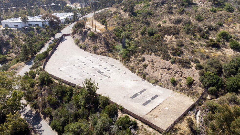 More Photos Of 8991 Crestmar Pt, San Diego Contractor Storage Yard For Lease