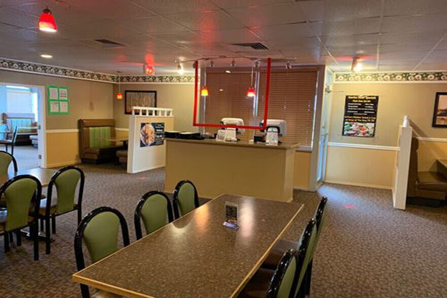 More Photos Of 1565 Marion-Waldo Rd, Marion General Retail For Sale