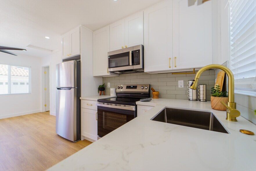 More Photos Of 530-32 Delaware St, Imperial Beach Apartments For Sale