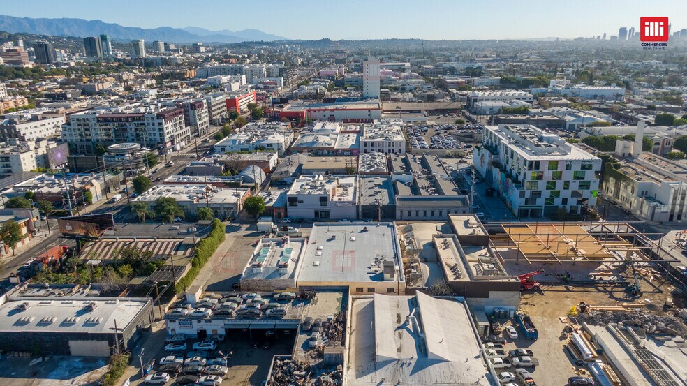 More Photos Of 1033 N Sycamore Ave, Los Angeles Flex For Lease