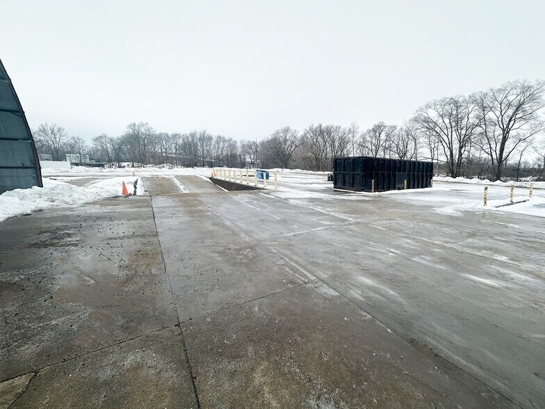 More Photos Of 3510 31st St, Saint Cloud Service For Lease