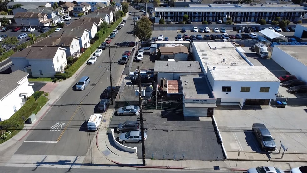 More Photos Of 443 W Bay St, Costa Mesa Auto Repair For Lease
