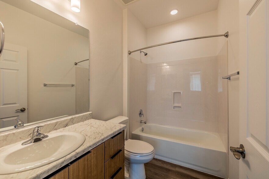 More Photos Of 7290 N Oldfather Dr, Tucson Apartments For Sale