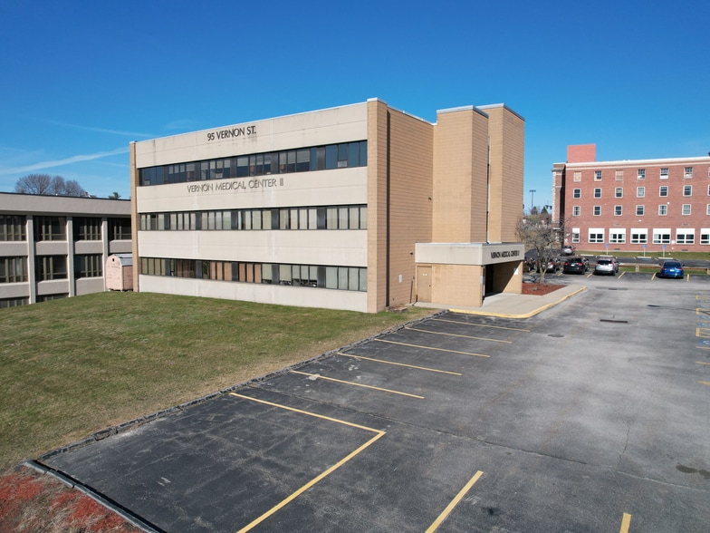 Primary Photo Of 95 Vernon St, Worcester Medical For Lease
