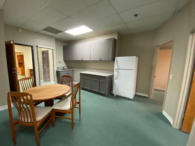 More Photos Of 706-724 5th St, Davis Office For Lease