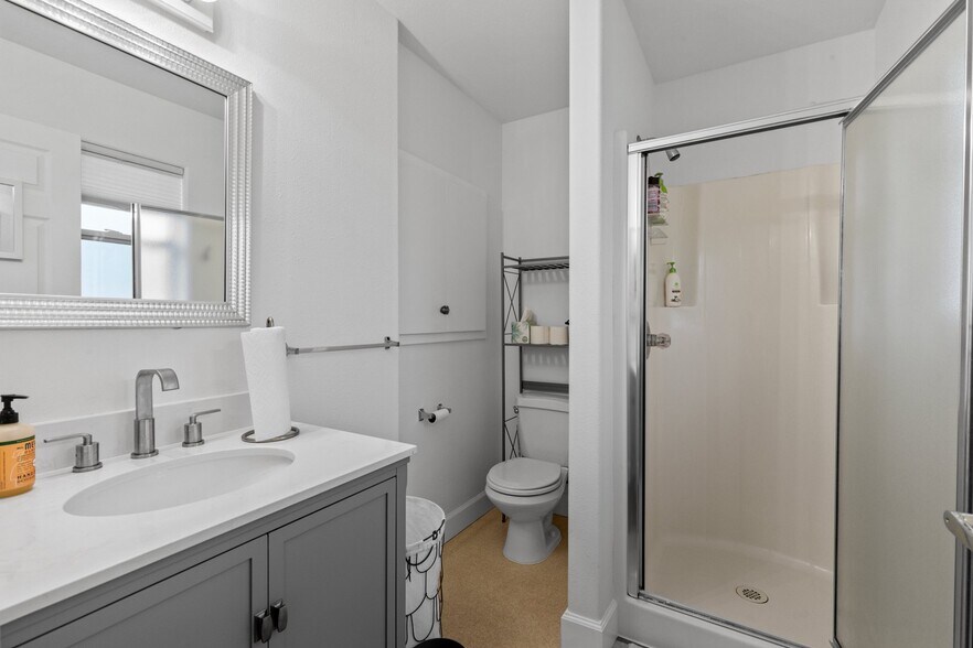 More Photos Of 621-629 A St, Ashland Storefront Retail Residential For Sale