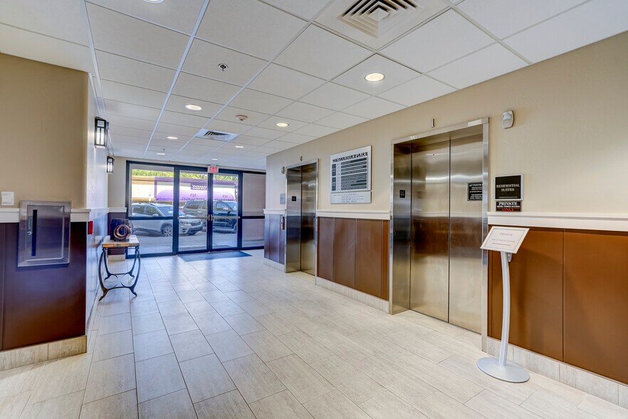 More Photos Of 325 W Gurley St, Prescott Office For Lease