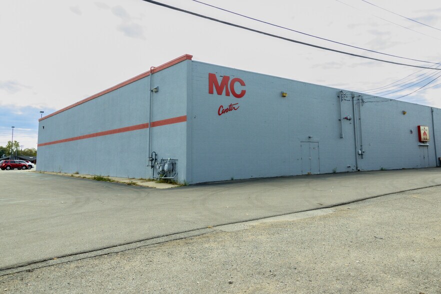 More Photos Of 5002 W Saginaw Hwy, Lansing Storefront For Sale