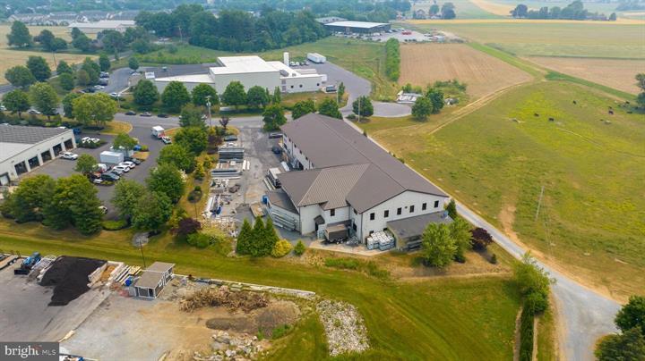 More Photos Of 206 W Kendig Rd, Willow Street Warehouse For Sale