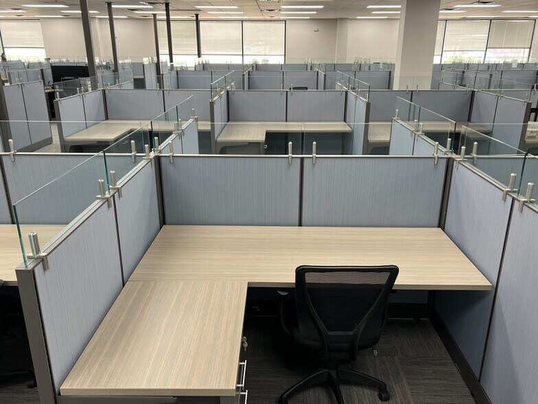 More Photos Of 2070 Little Hills Expy, Saint Charles Office For Sale