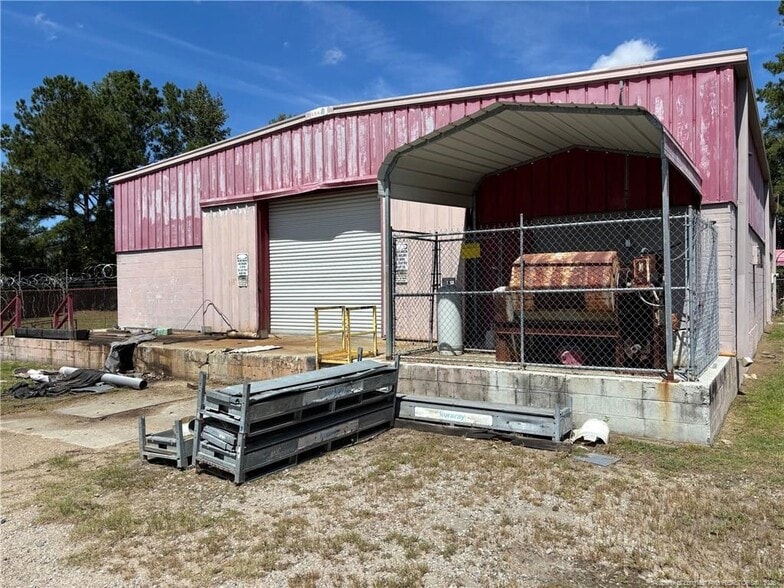 More Photos Of 310 Hines St, Lumberton Industrial For Sale