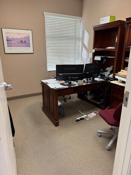 More Photos Of 6206 W Desert Inn Rd, Las Vegas Office For Lease