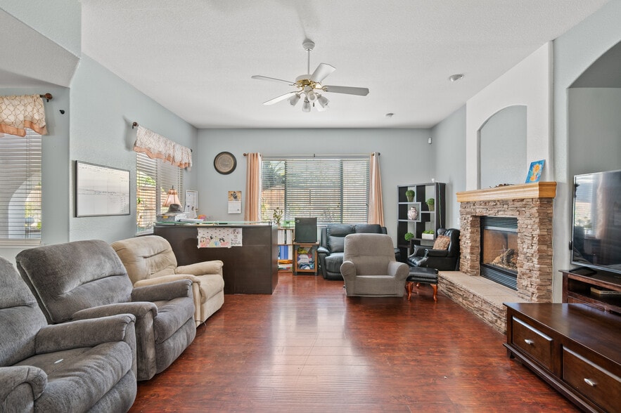 More Photos Of 9473 Heathman Way, Elk Grove Assisted Living For Sale