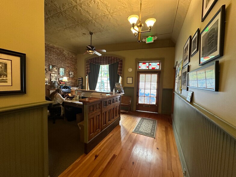 More Photos Of 16 N Trade St, Tryon Office For Sale