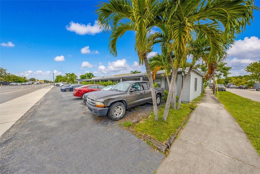 More Photos Of 5807 SW 25th St, West Park Apartments For Sale