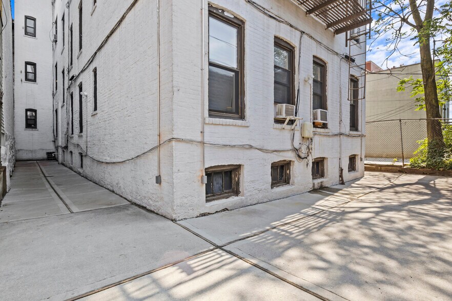 More Photos Of 714 56th St, Brooklyn Apartments For Sale