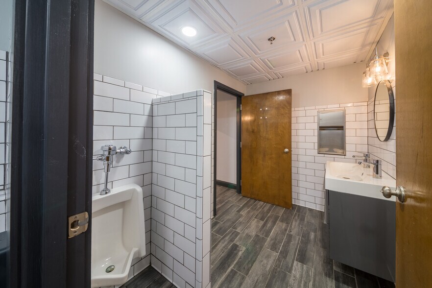 More Photos Of 1931 Rock Chapel Rd, Lithonia Warehouse For Lease