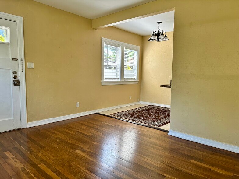 More Photos Of 240 20th Ave, Saint Petersburg Apartments For Sale
