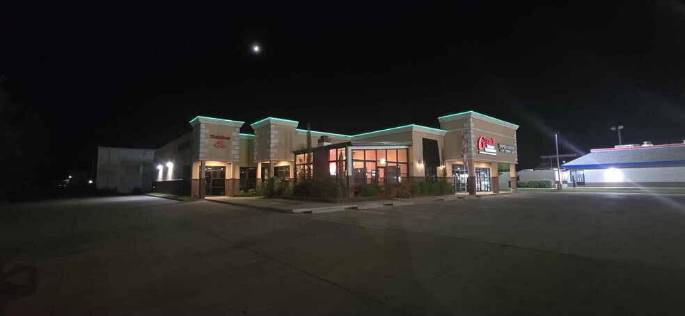 More Photos Of 139 W Shawnee St, Muskogee General Retail For Lease