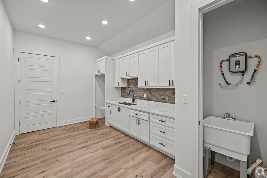 More Photos Of 5506 114th St, Lubbock Office For Sale