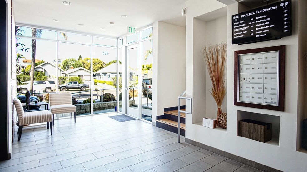 More Photos Of 326 S Pacific Coast Hwy, Redondo Beach Coworking Space