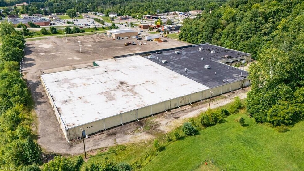More Photos Of 2411 E Wheeling Ave, Cambridge Warehouse For Lease
