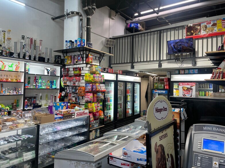 More Photos Of 138 E Hastings St, Vancouver Apartments For Sale