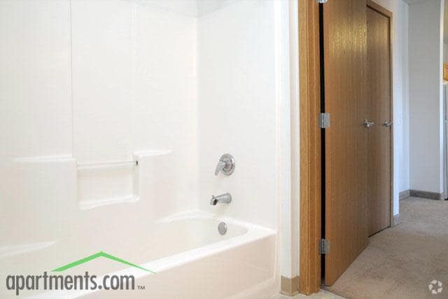 More Photos Of 12700 Nicollet Ave, Burnsville Apartments For Lease