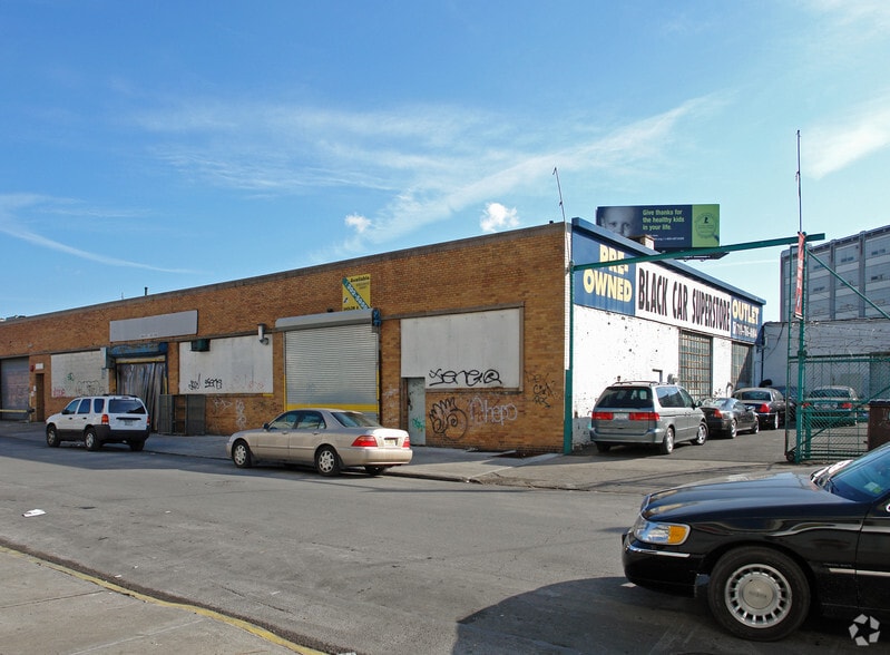 Primary Photo Of 36-45-36-59 37th St, Long Island City Warehouse For Lease