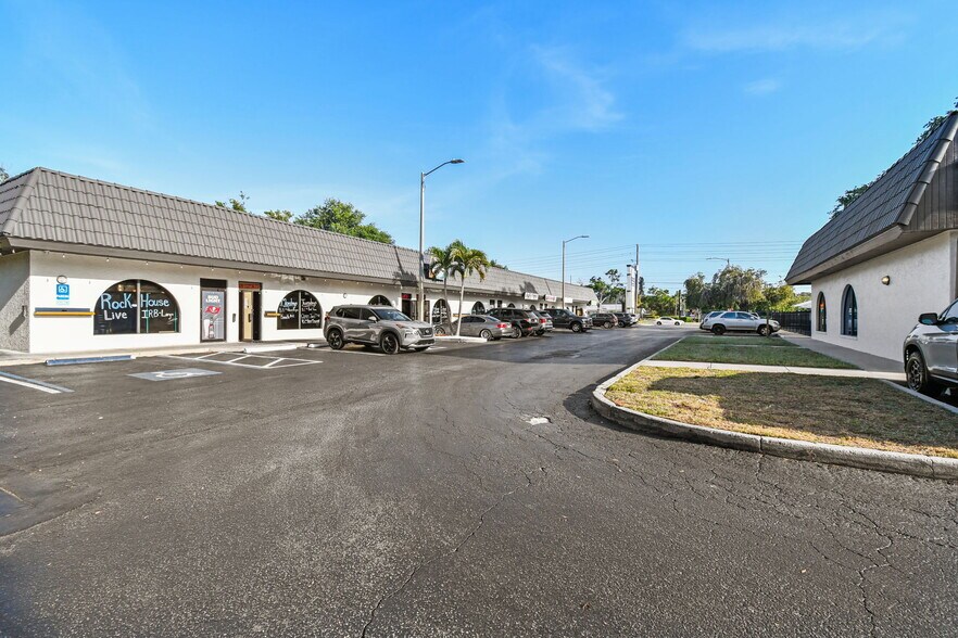 More Photos Of 14219 Walsingham Rd, Largo Unknown For Lease