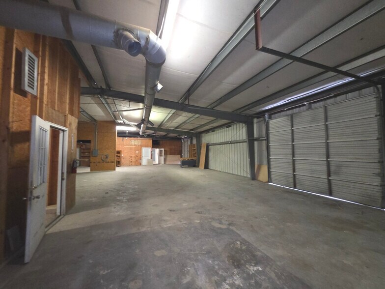More Photos Of 5851 Lowcountry Dr, Ridgeland Warehouse For Lease